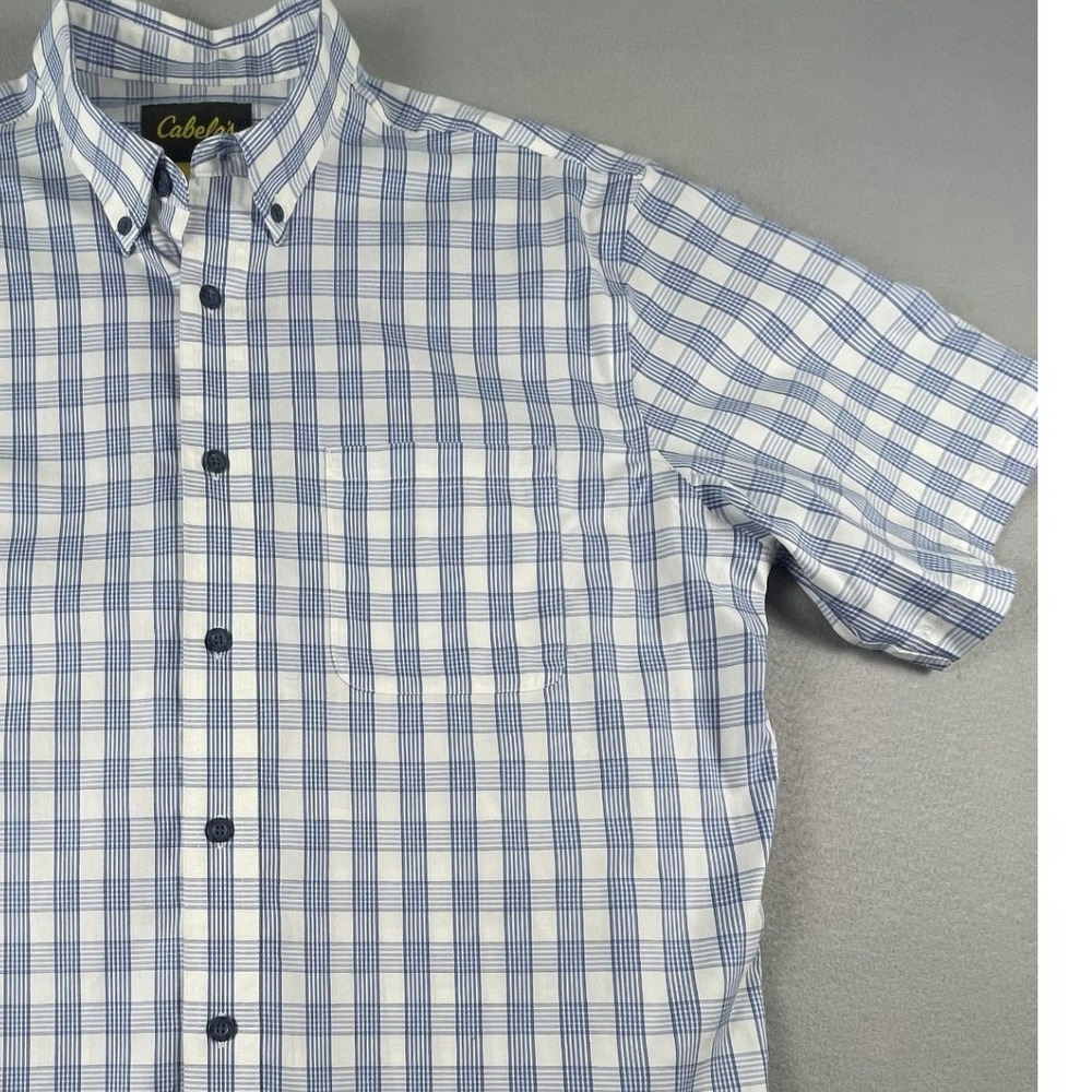 Cabelas Button Down Shirt Mens L Blue White Plaid Short Sleeve Cotton Casual